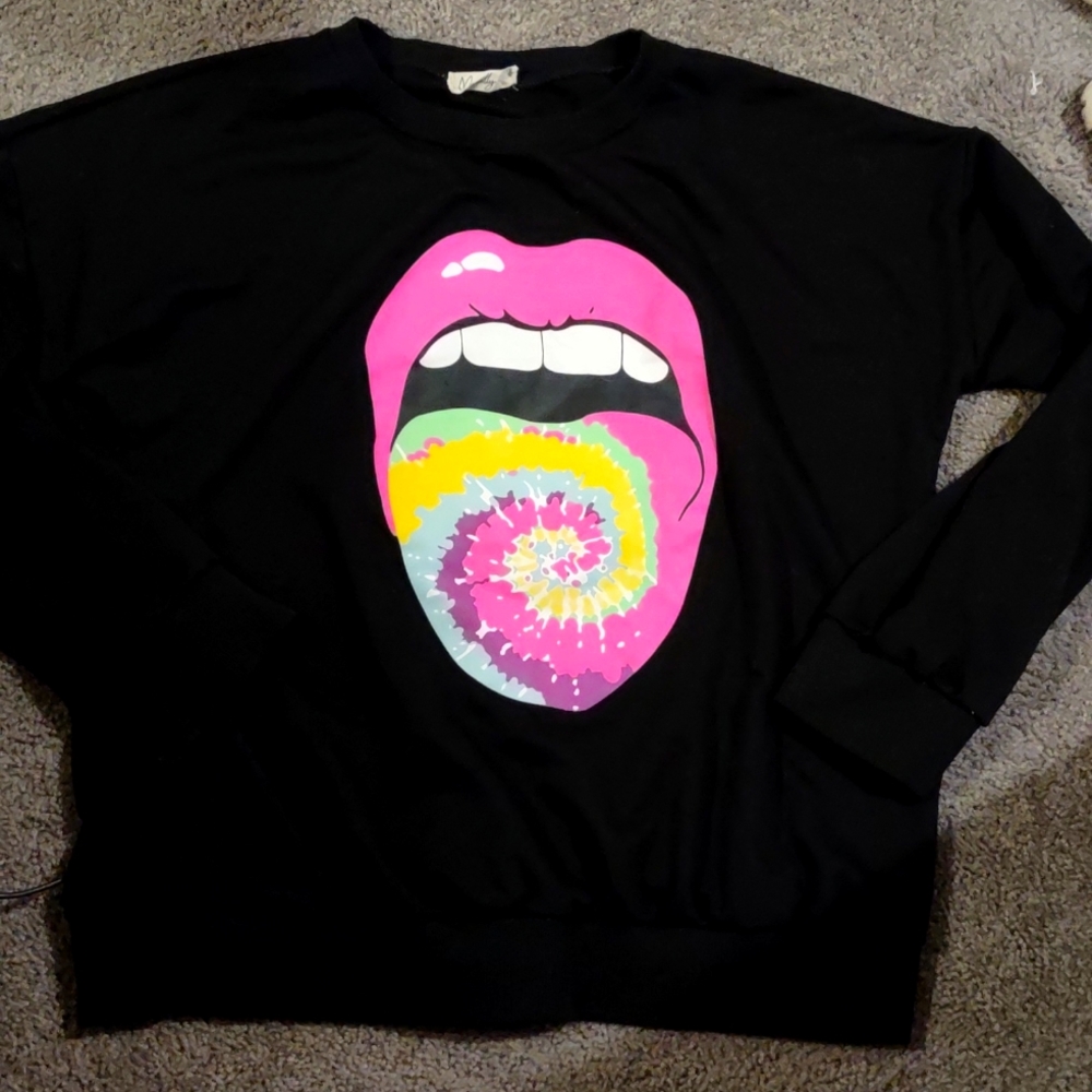 NWOT CUTE SWEATSHIRT 🌈🌈🌈🎁🎁🎁🌼🌺🌼🌺🌼🌺🌼🌺